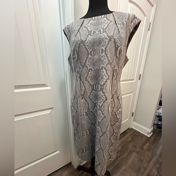 Calvin Klein Sleeveless Gray Snake Print Midi Dress Office Wear size 14 - Picture 1 of 8